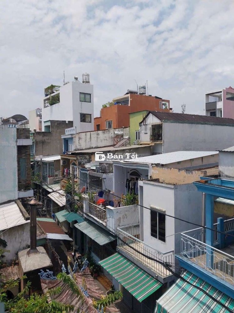 CHO THUÊ NHÀ LỚN NGUUYÊN CĂN. TRUNG TÂM. Q.6