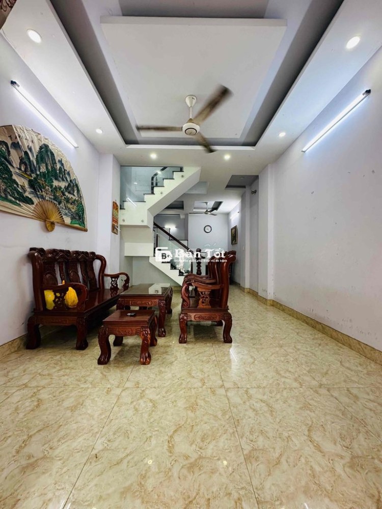 Cho thuê nhà 1 trệt 2 lầu đường 8m ngay uỷ ban Thạnh Xuân