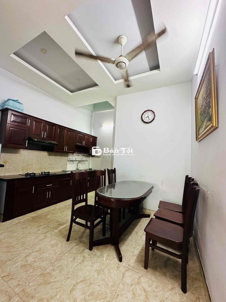 Cho thuê nhà 1 trệt 2 lầu đường 8m ngay uỷ ban Thạnh Xuân