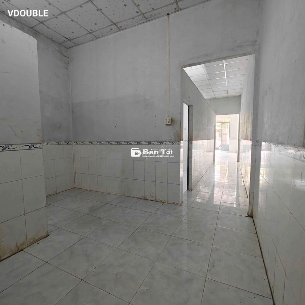 Nhà thuê chỉ 4 triệu mà đậu được oto trước cửa, gần chợ Cầu Ván