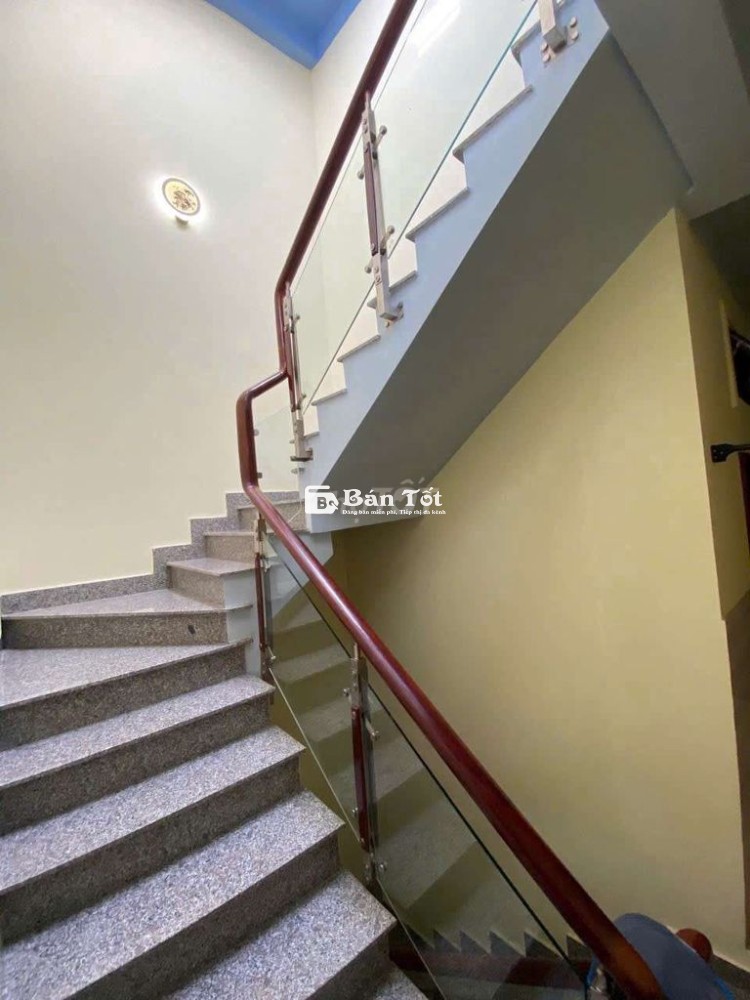 Đường số 2 dt (3.9x18m) hẻm xe hơi đỗ cửa 4 tầng lầu