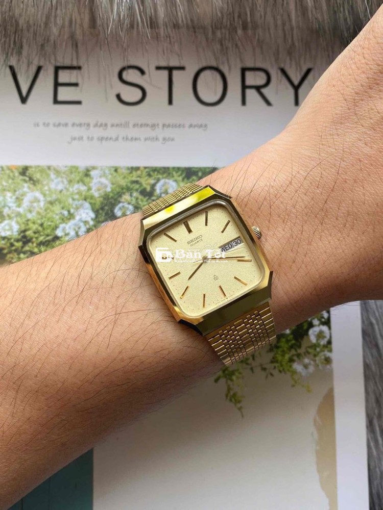 Seiko Vuông Bản Vỏ Đá Sắc Nét