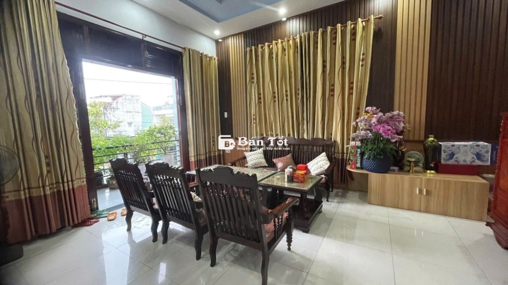 Nghỉ hưu cần bán nhà đắc địa 187m2, 3 PN, 2 mặt tiền, TKỳ, Quảng Nam