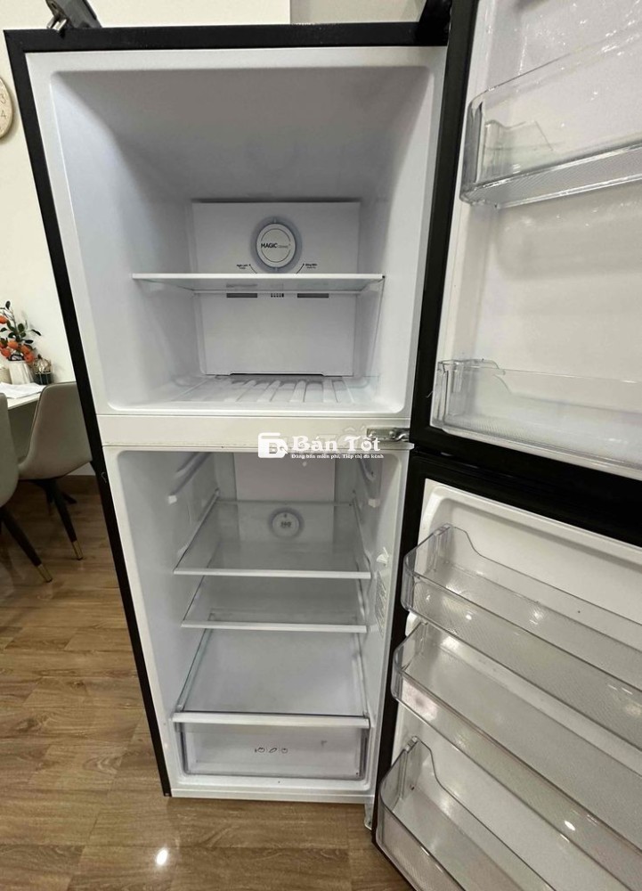 Tủ lạnh Aqua 249 lít màu đen 99% siêu mới