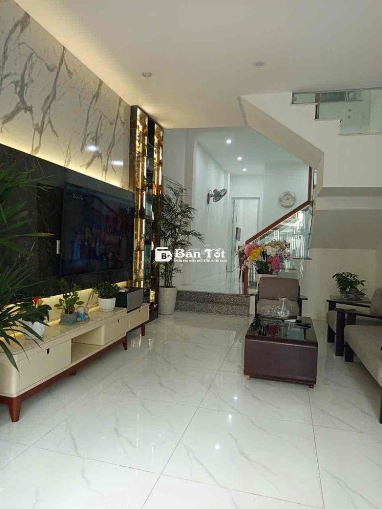 Nhà 2 MÊ Gần Nguyễn Văn Linh full nội thất