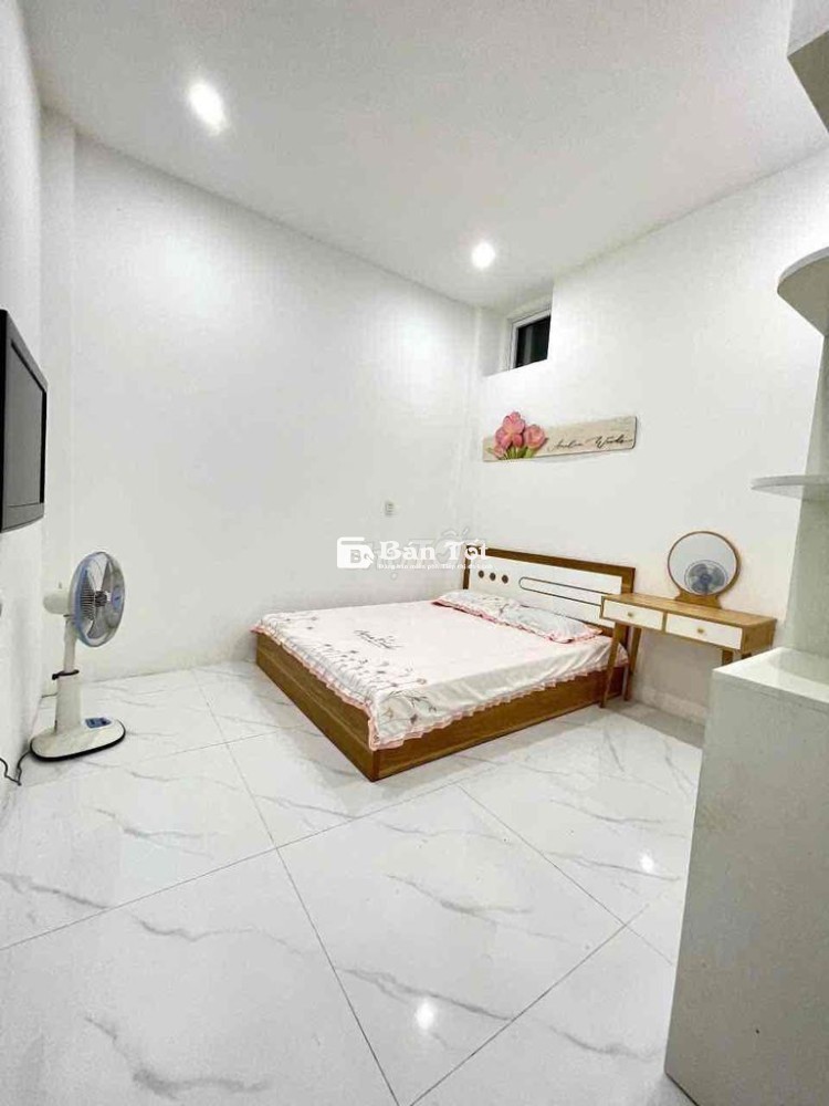 Nhà 2 MÊ Gần Nguyễn Văn Linh full nội thất