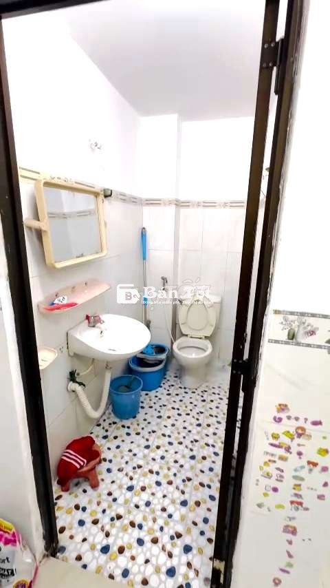 Nhà mới đẹp, HXH thông, gần Emart Phan Huy Ích, 2PN 2WC