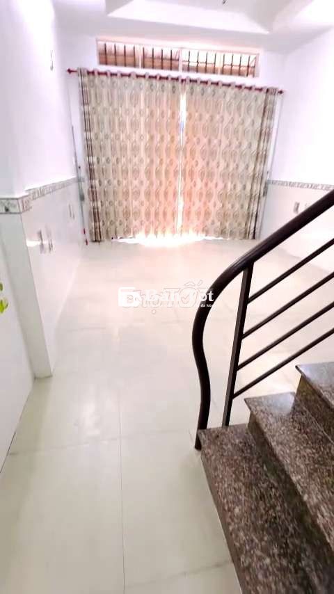 Nhà mới đẹp, HXH thông, gần Emart Phan Huy Ích, 2PN 2WC