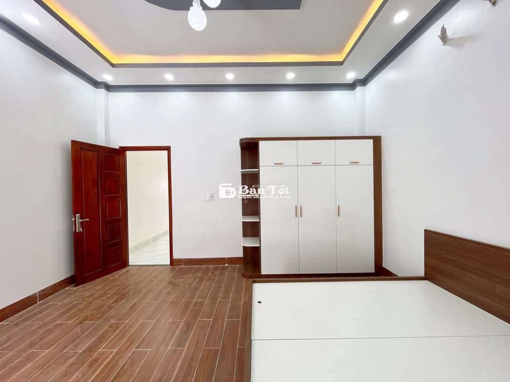 BÁN NHÀ TẶNG 3 máy lạnh, 3 giường ngủ THỊ TRẤN ĐỨC HOÀ LONG AN