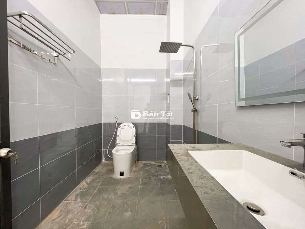 BÁN NHÀ TẶNG 3 máy lạnh, 3 giường ngủ THỊ TRẤN ĐỨC HOÀ LONG AN