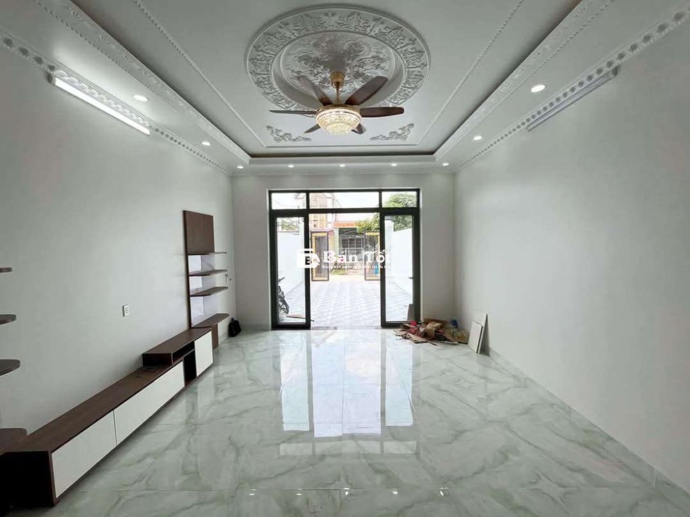 BÁN NHÀ TẶNG 3 máy lạnh, 3 giường ngủ THỊ TRẤN ĐỨC HOÀ LONG AN