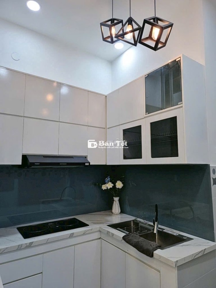 Bán Nhà Đường Trường Sa 1 Trệt 2 Lầu Full Nội Thất, Nhà Đẹp  