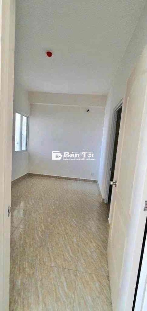 Bán chung cư Hoàng Quân view hồ bơi (đã có sổ đỏ)