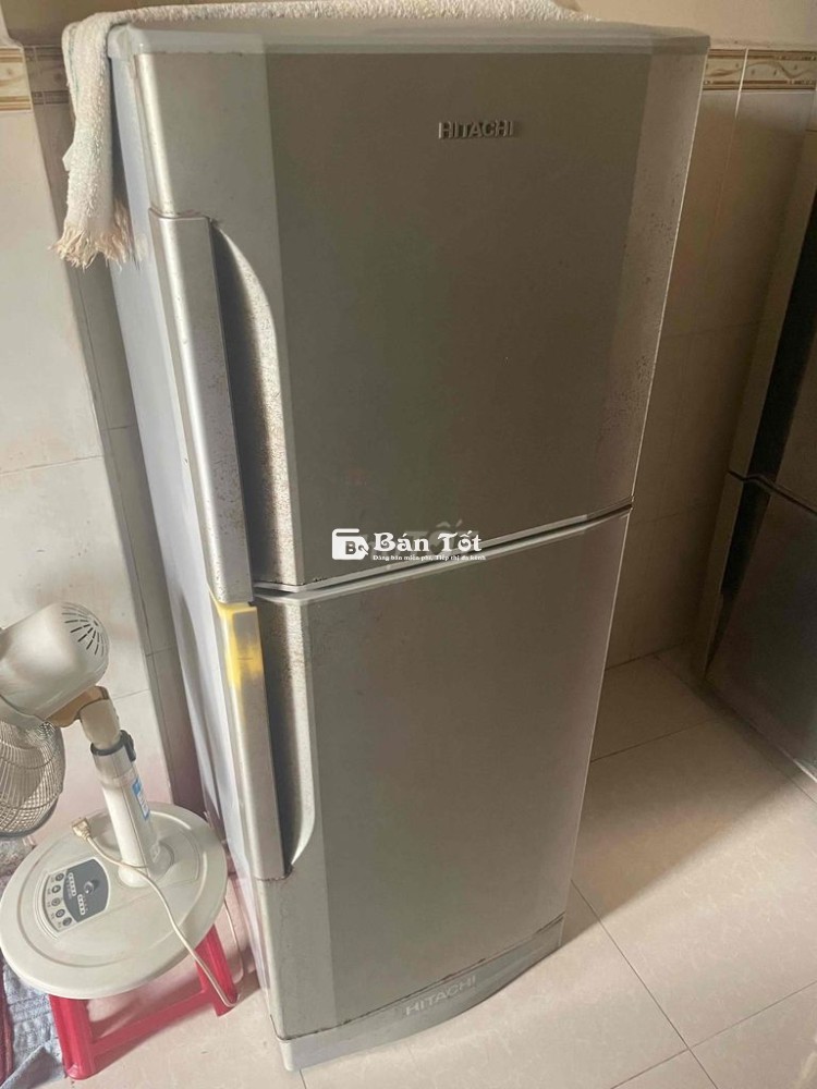 cần bán xác tủ lạnh hitachi như hình