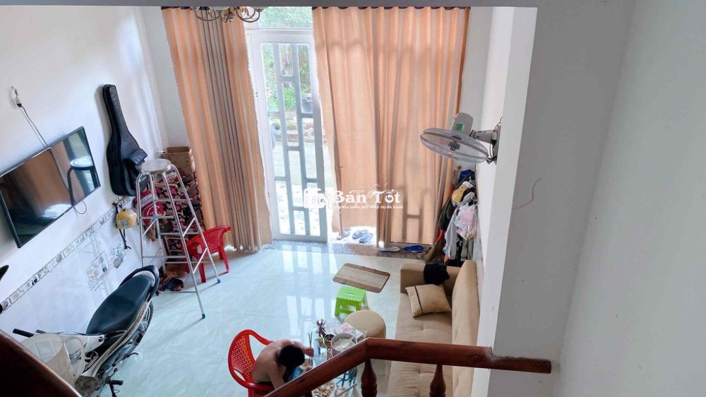 bán nhà sổ hồng chung - giếng khoan có lọc - nội thất cơ bản