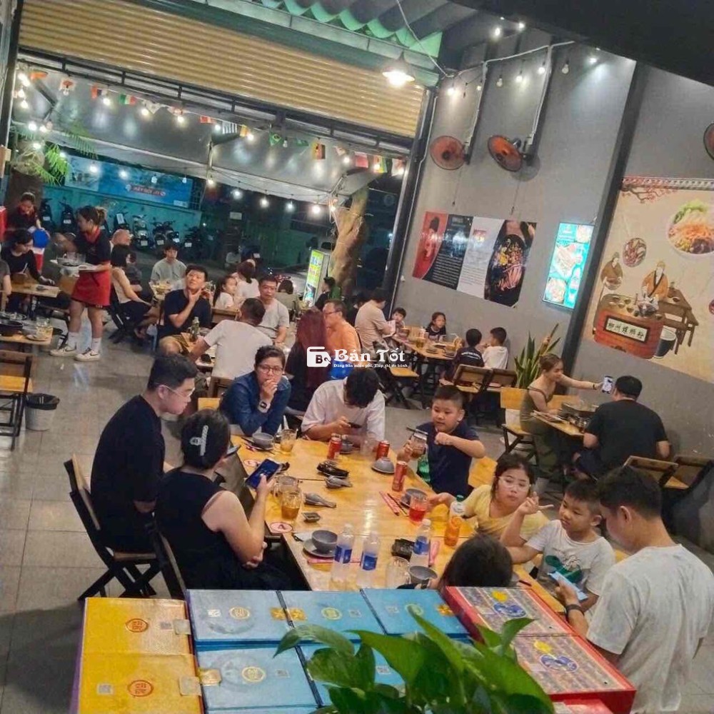 02 phụ bếp làm việc tại Quận 7