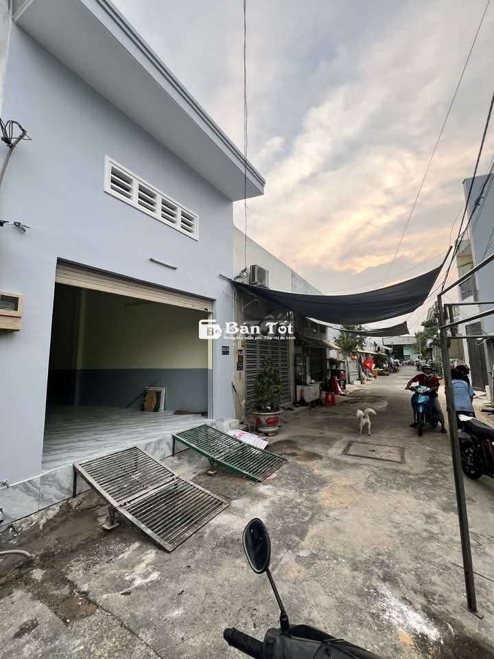 Cho thuê nhà Ở hoặc làm kho, bình tân có điện 3fa