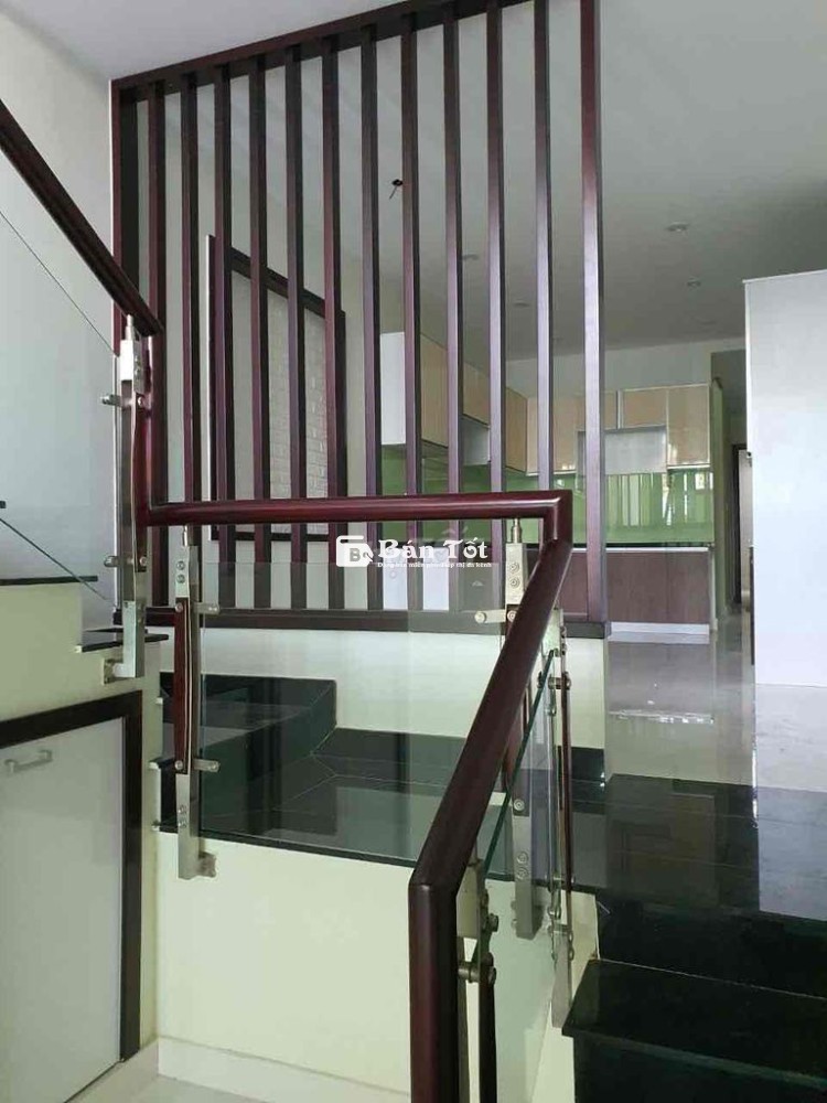 Nhà trệt lầu hẻm YERSIN gần Ngã 6 đường nhựa chỉ 3ti650
