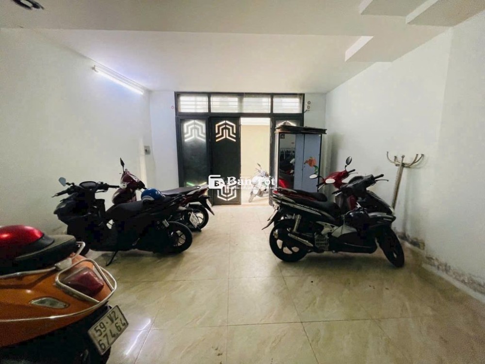 Nhà 4 Lầu HXH Nguyenx Văn Nghi Gò Vấp thu nhập 30 triệu Bán Gấp 7,3 tỷ