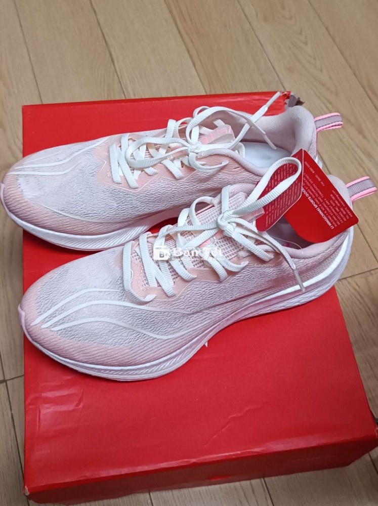 Thanh lý giày chạy bộ Lining size 37 38 đi vừa