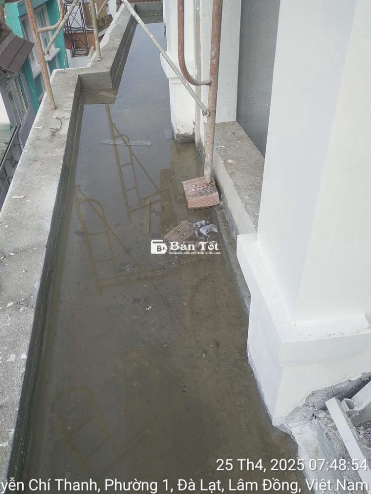 Tuyển 05 thợ phụ chống thấm công trình