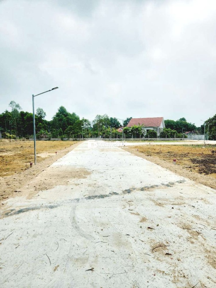 Đất kiệt betong 8m Tứ Hạ gần KCN may Hương Trà Tp Huế