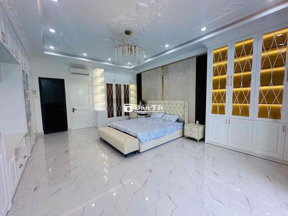 Bán nhà phố đẹp co thang máy ngang 5mX19m 5PN KDC Sài Gòn Chợ Lớn Q7
