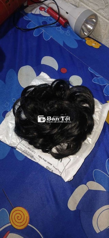 Tặng 4 món phụ kiện tóc như hình mới 100%