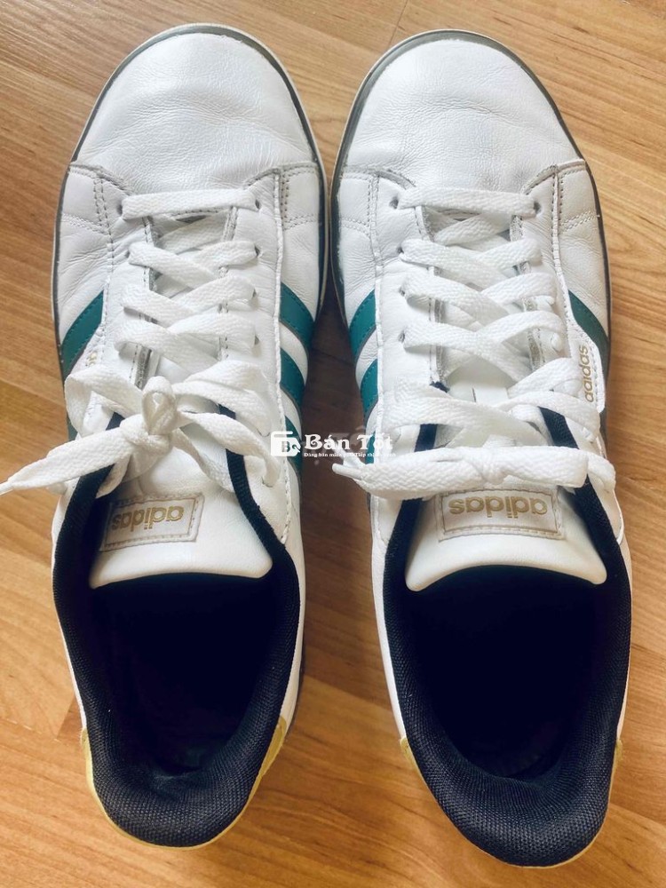 Bán đôi dày Adidas real siz43 chân 42 mang vừa