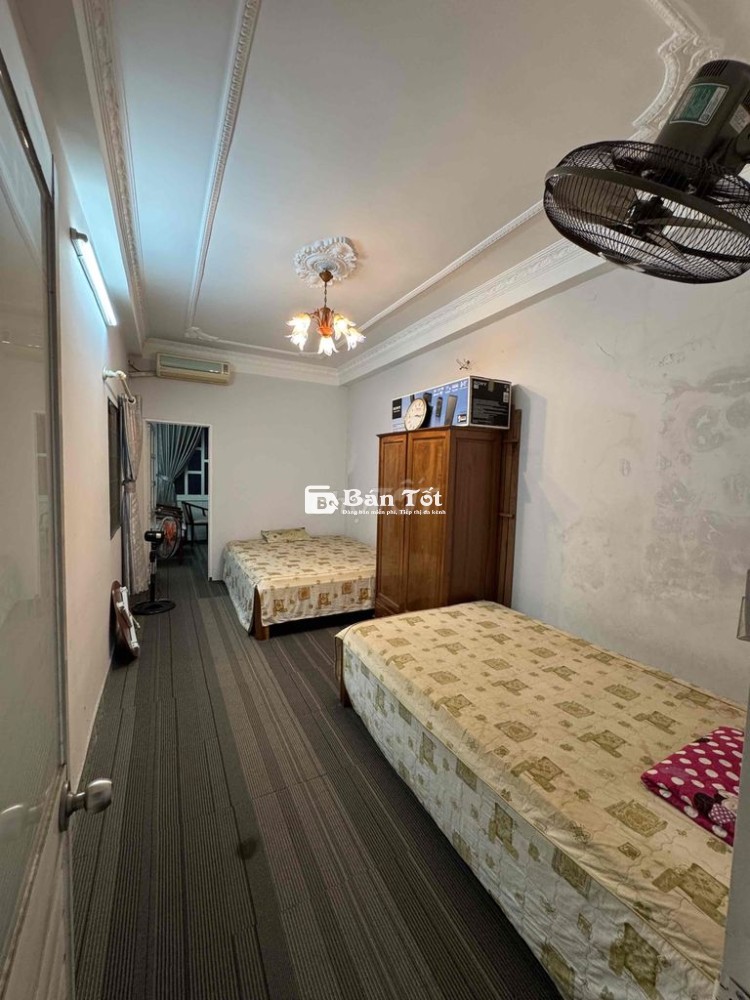 bán gấp nhà quận 1 hẻm xe hơi