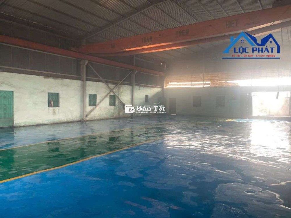 Cho thuê nhà xưởng 536m2 có cẩu trục, nền Epoxy chỉ 30 triệu/tháng  