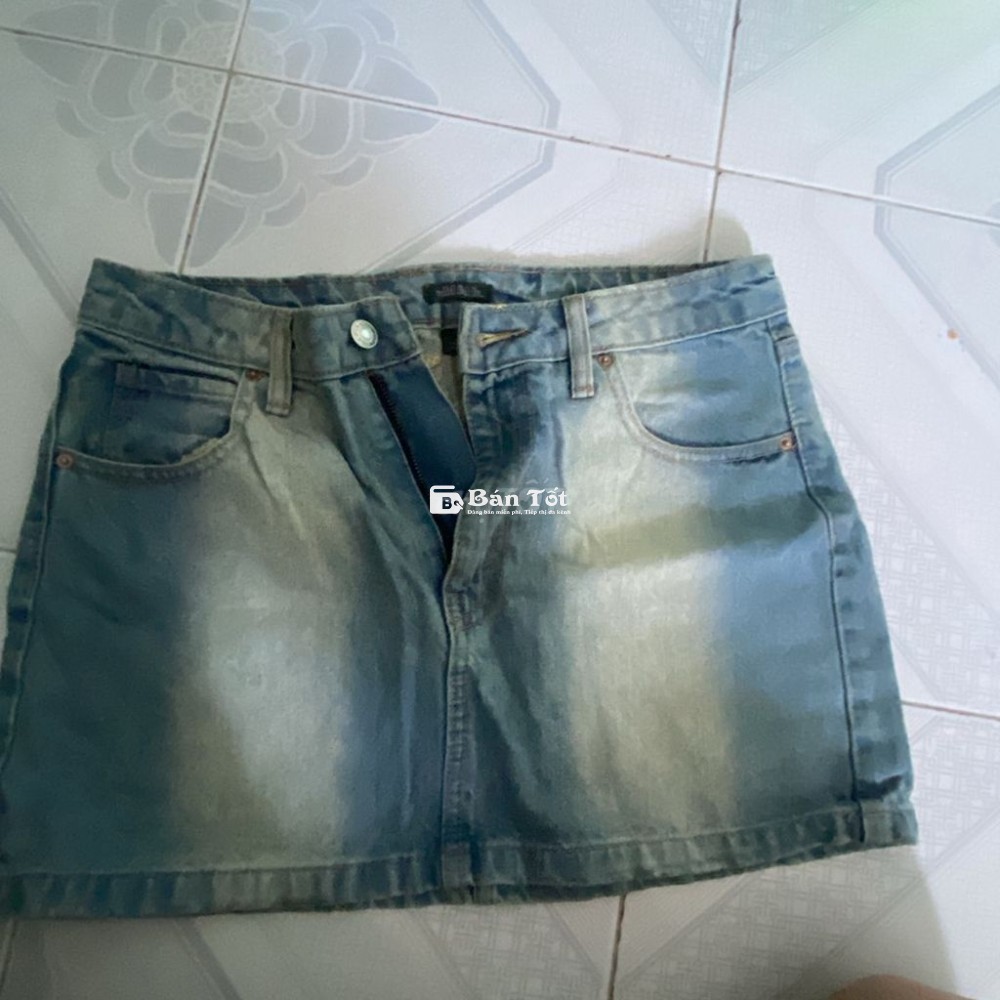 Váy jeans như ảnh. Em mặc 2 lần