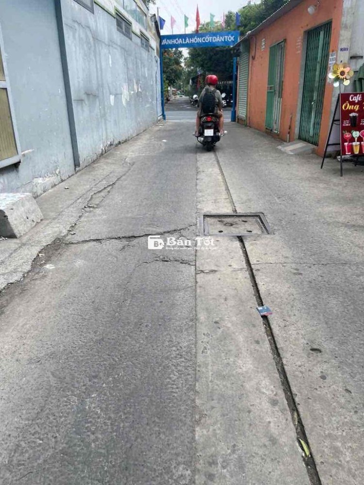 CHỦ NGỘP BÁN GẤP NHÀ CŨ 34m2 CHO A/C VỀ SỮA