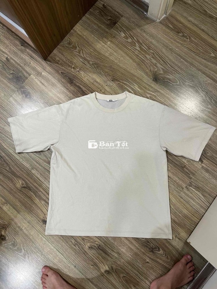 2 áo phông Uniqlo size XL ko mặc tới