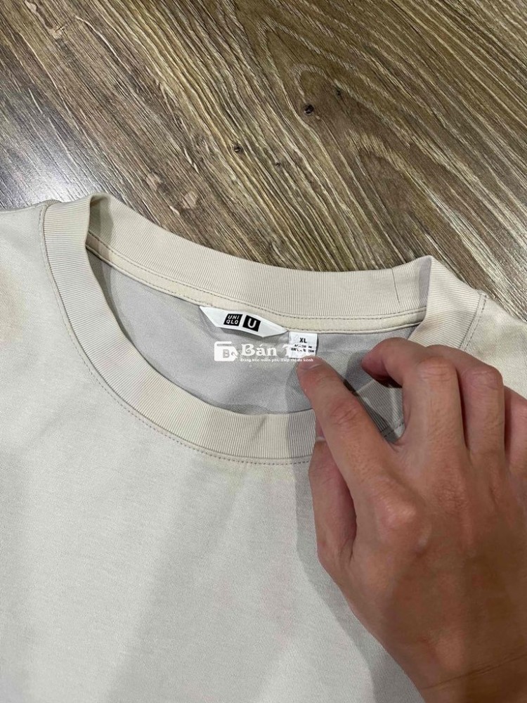 2 áo phông Uniqlo size XL ko mặc tới