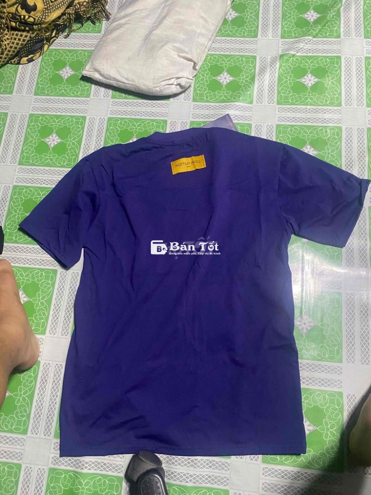 áo lv size xl màu xanh dương