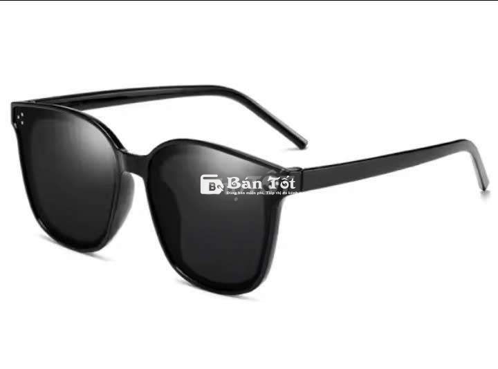 Sale nhanh kính râm nam thời trang tặng kèm bao da
