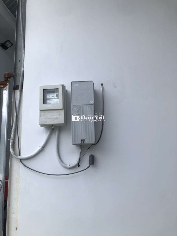 Xưởng mới tinh chưa bốc tem. Trần cao thoáng mát