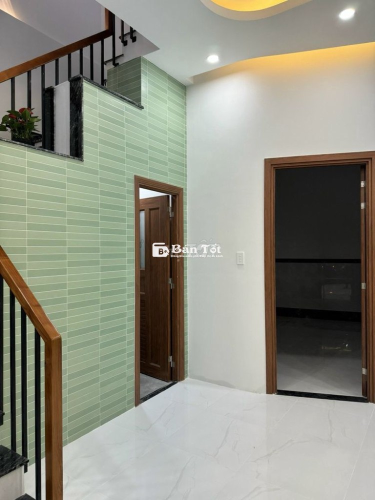 Bán nhà đường Nguyễn Hồng Đào, Phường 14, Q Tân Bình, 3 lầu, DT 5.6x10