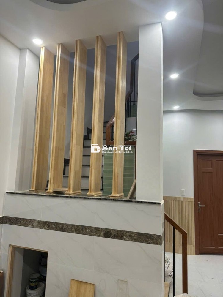 Bán nhà đường Nguyễn Hồng Đào, Phường 14, Q Tân Bình, 3 lầu, DT 5.6x10
