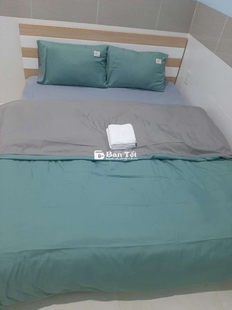 Tuyển 2 lễ tân, 2 tạp vụ ưu tiên ở lại