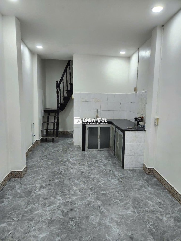 Cho thuê nhà ở riêng đường Trần Hưng Đạo Quận 1