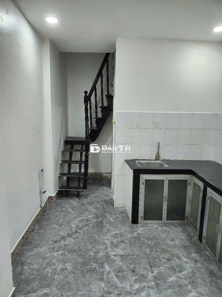 Cho thuê nhà ở riêng đường Trần Hưng Đạo Quận 1