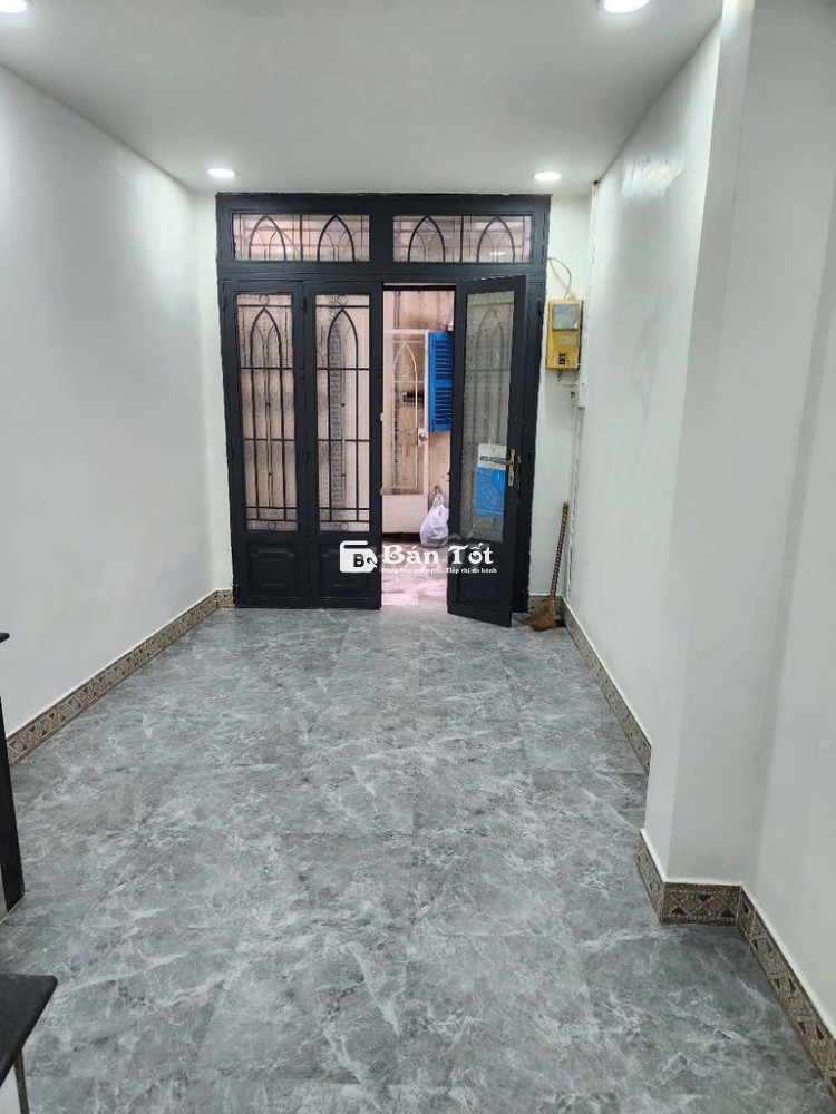 Cho thuê nhà ở riêng đường Trần Hưng Đạo Quận 1