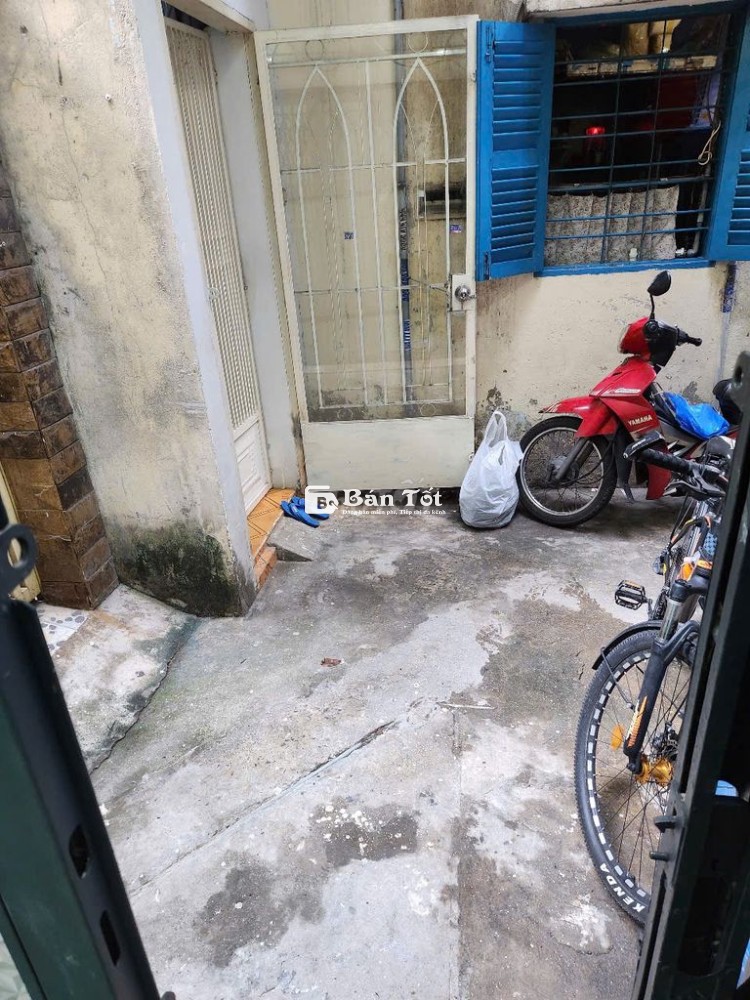 Cho thuê nhà ở riêng đường Trần Hưng Đạo Quận 1