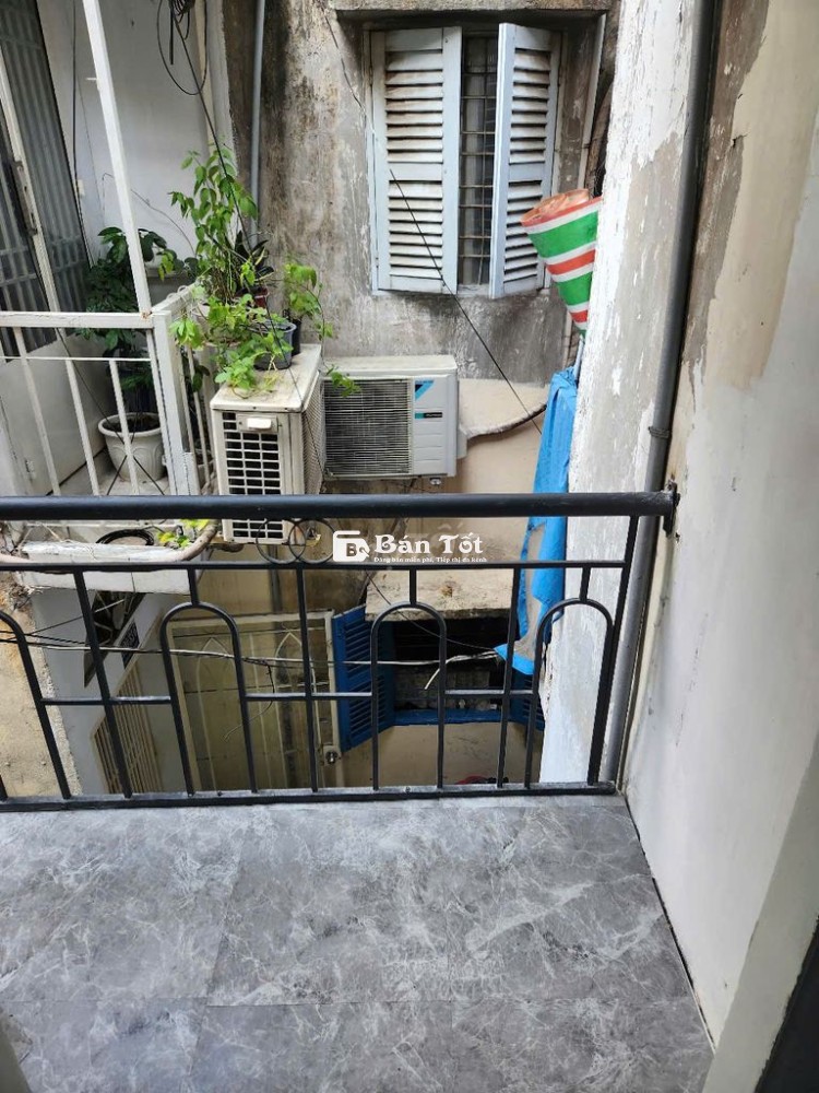 Cho thuê nhà ở riêng đường Trần Hưng Đạo Quận 1
