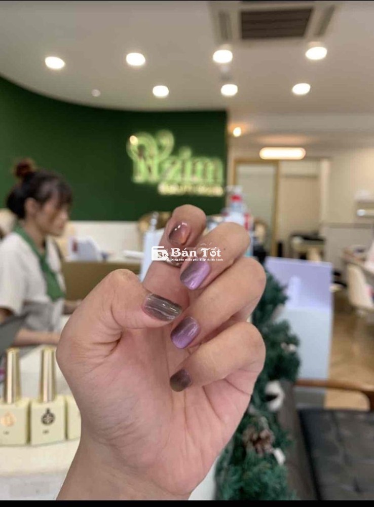 Tuyển Lễ Tân Nzim Beauty Room