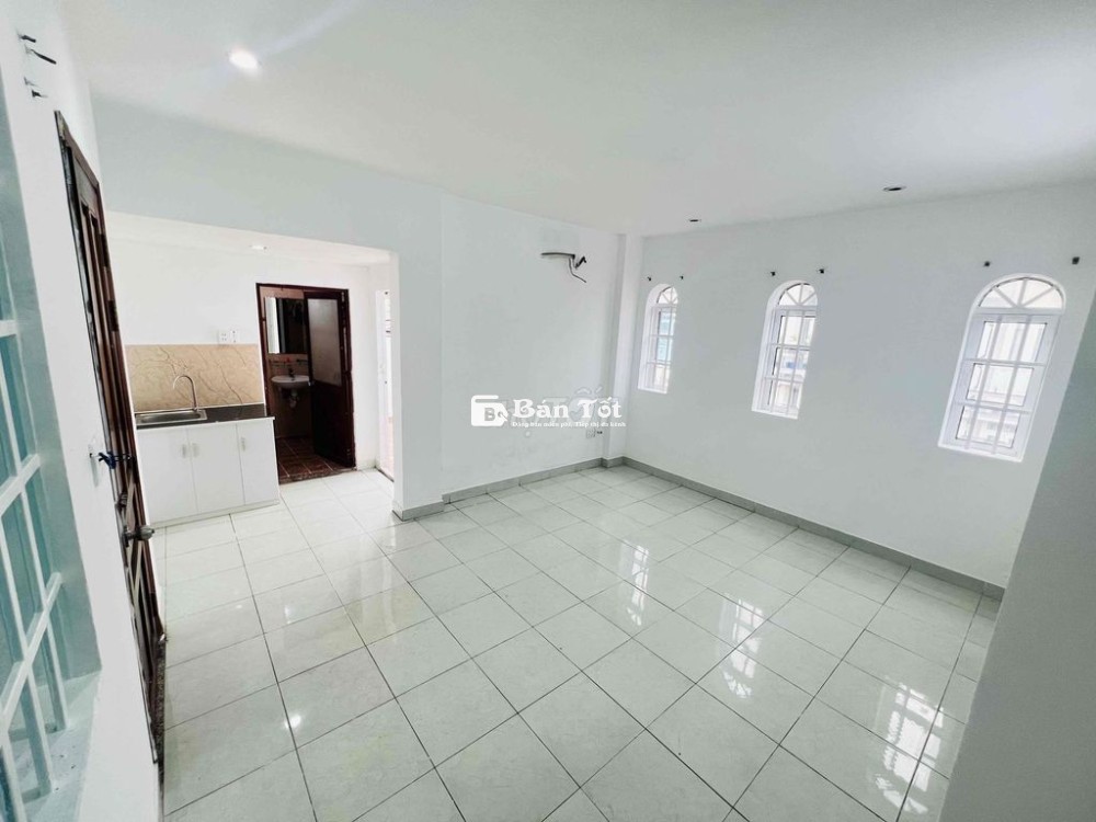 Sang CHDV Có 1 Mặt Bằng và 8 Phòng Nhà Mới Đẹp