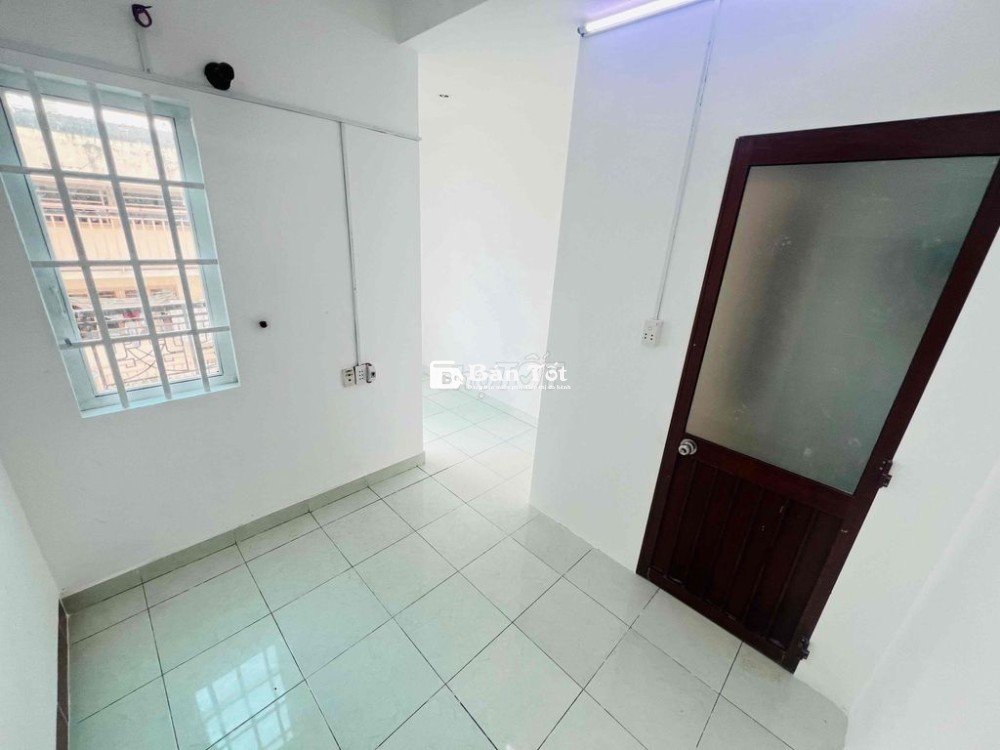 Sang CHDV Có 1 Mặt Bằng và 8 Phòng Nhà Mới Đẹp