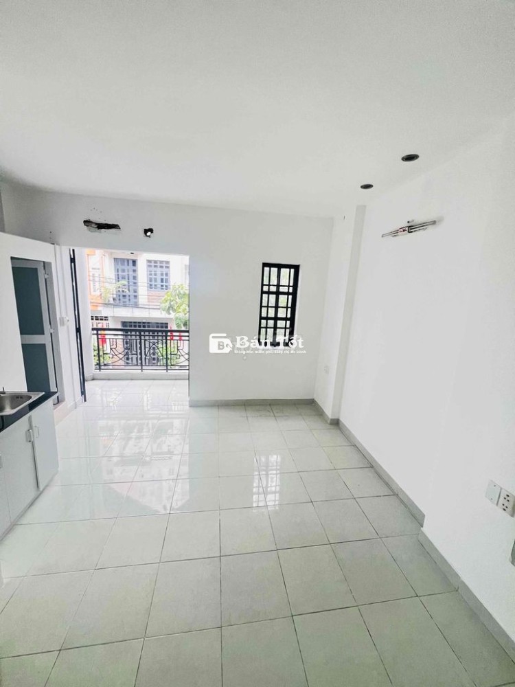 Sang CHDV Có 1 Mặt Bằng và 8 Phòng Nhà Mới Đẹp